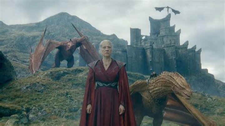 'House of the Dragon' stars say Rhaenyra and Alicent are a little bit in love: 'It's 100% something ·