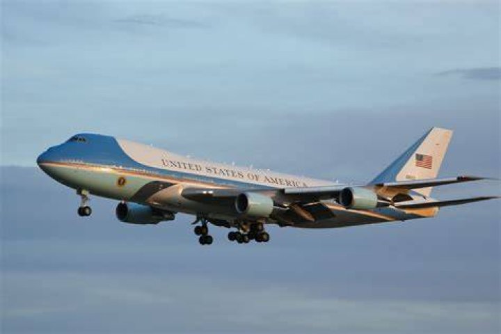 'UFO' flying by Air Force One at LAX during Biden trip ·