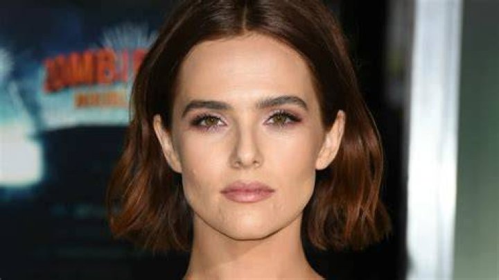Brunette Actresses In Their 20s