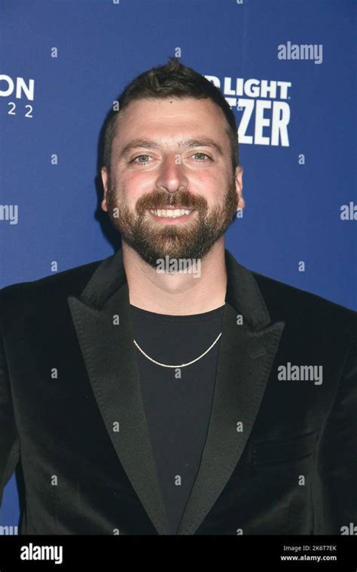 Chris Manzo ·