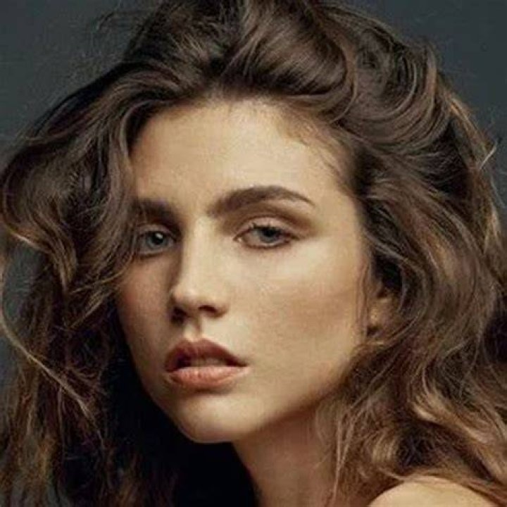 Christa Miller - Bio, Age, Wiki, Facts and Family |