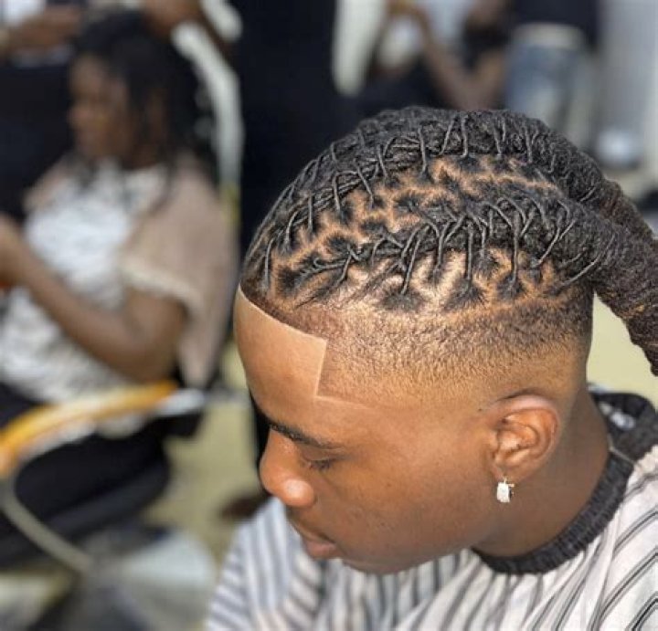 Discover The Allure Of Medium Dread Styles For Guys: A Style Odyssey