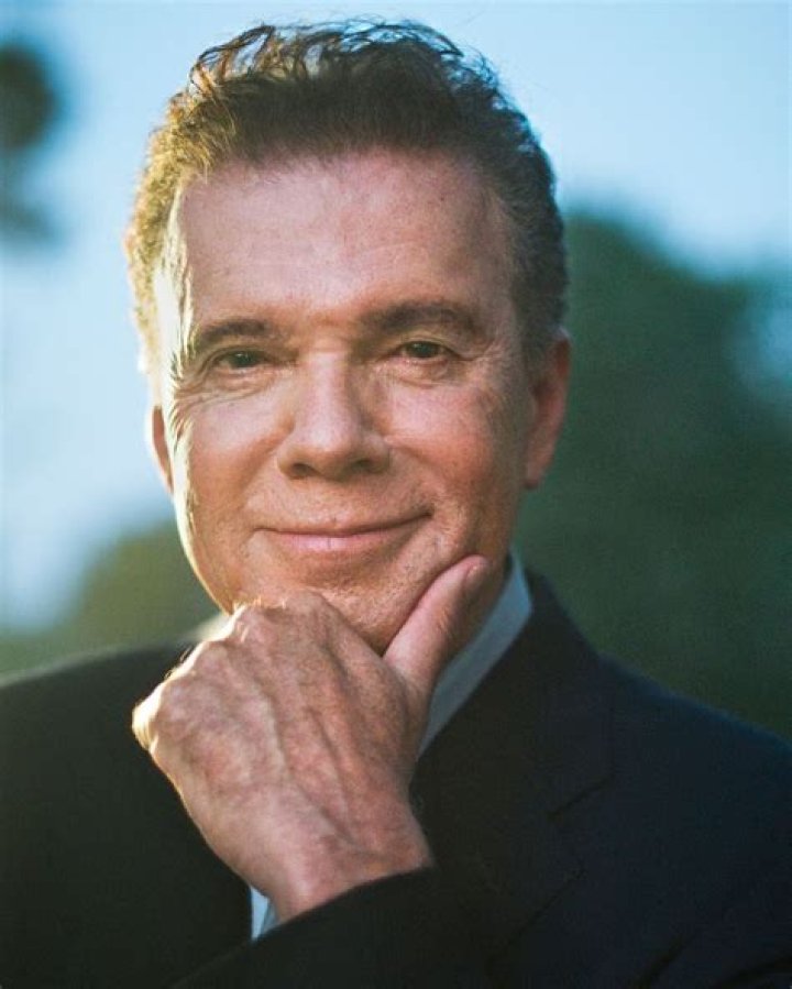 Dr. Michael Guillen Wiki, Age, Wife, Parents, Net Worth, Education, Biography & More