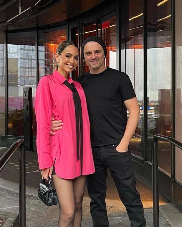 Garyvee Girlfriend Mona Vand Husband and Past Married Life, Meet Her On Instagram |