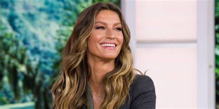 Gisele Bundchen Owns 1st Vogue Cover Since Tom Brady Divorce