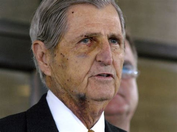 Harry Whittington, the Texas attorney shot by Cheney during a 2006 hunting trip, dies |