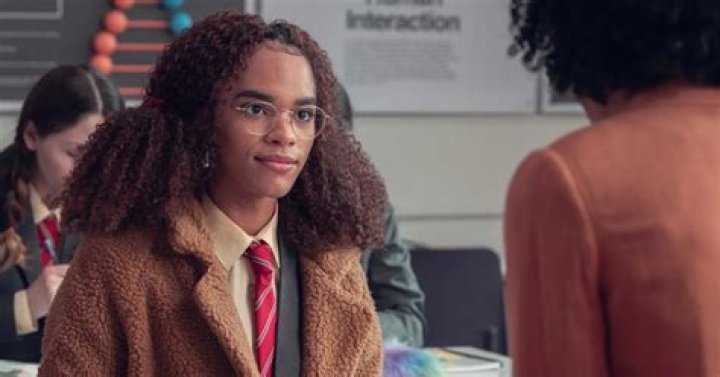 Is Elle From Heartstopper Really Trans? Get to Know Yasmin Finney ·