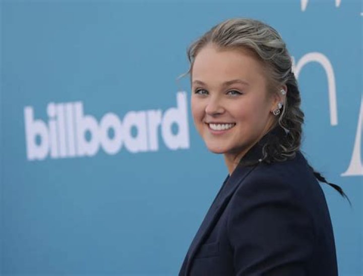 Is JoJo Siwa Pregnant in 2023? Unraveling the Rumors ·