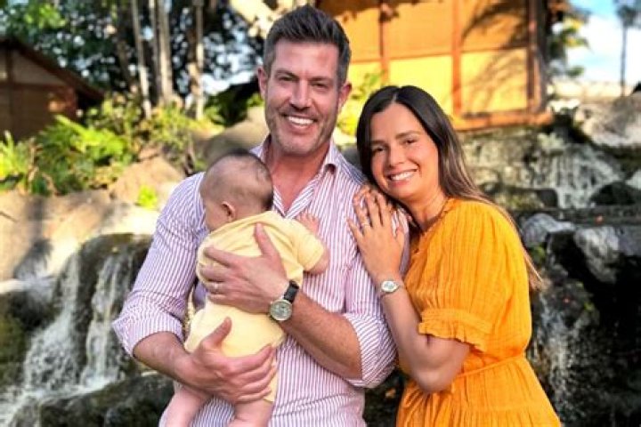 Jesse Palmers Wife Emely Fardo Gives Birth to 1st Baby ·