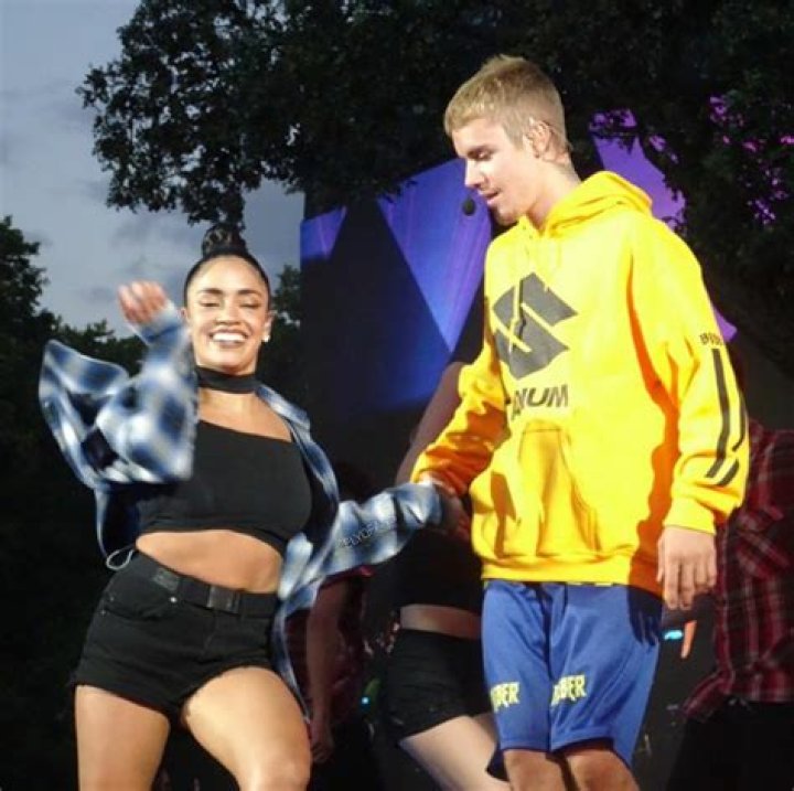 Justin Bieber Dating His Backup Dancer? Flirts With Elysandra Quiones In London Hollywood Life