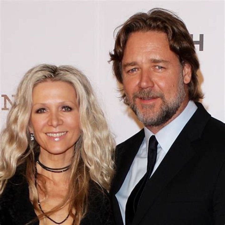 Kerri Seekins Crowe Daughter, Husband, Age, Nationality, Net Worth 2023 |