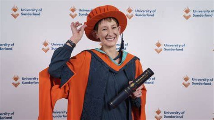 Laura Elphinstone: A Literary Luminary