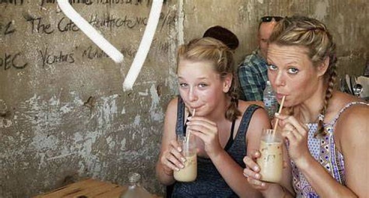 Laura Siegemund family, husband, children, parents, siblings ·