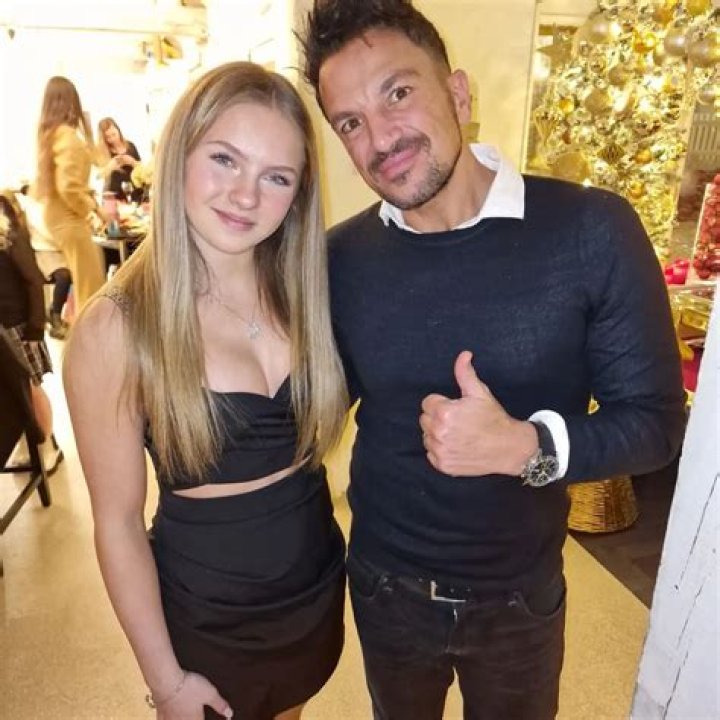 Meesha Garbett- Wiki, Age, Height, Net Worth, Boyfriend, Ethnicity |