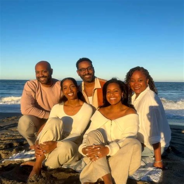 Meet Daniel Jones Siblings Steve, Becca And Ruthie Jones