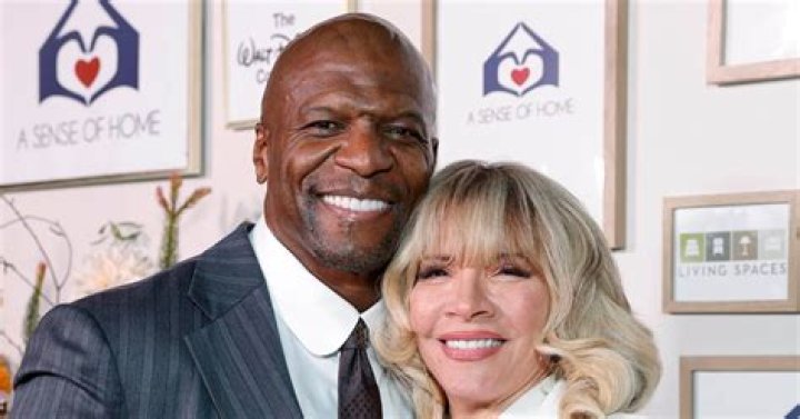 Rebecca Crews (TV Producer) - Age, Birthday, Bio, Facts, Family, Net Worth, Height & More