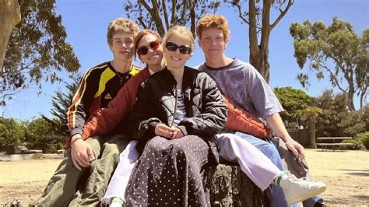 Shlomo Haart's age makes him the youngest son of Julia's four children