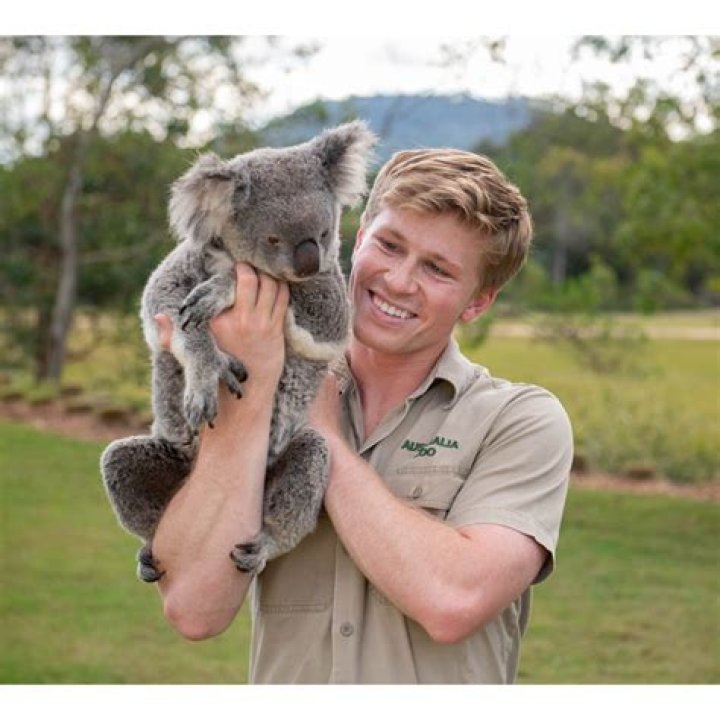Steve Irwin- All About Australian Zookeeper, Activist, TV personality (Updated on November 2023)