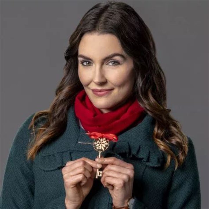 Taylor Cole - Bio, Career, Married, Age, Net Worth, Height, Facts |