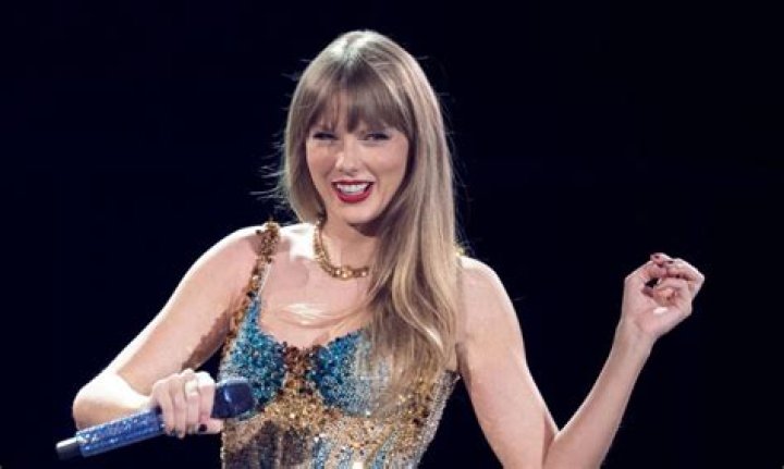 Taylor Swift Premieres 'Out of the Woods' Music Video: Watch
