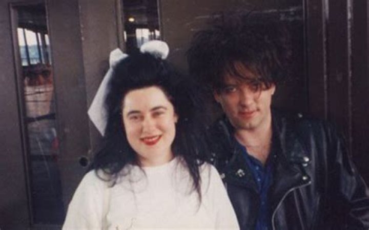 The pillar of musician Robert Smith’s life, his wife Mary Poole!