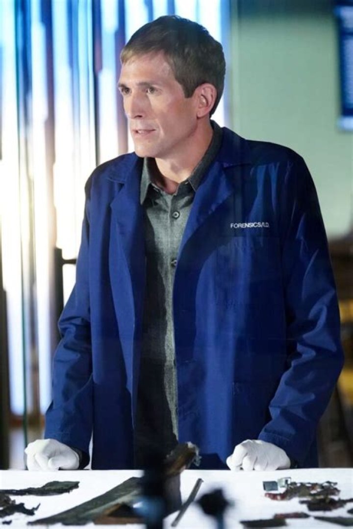 Unlock The Secrets Of Eric Szmanda's Enduring Marriage