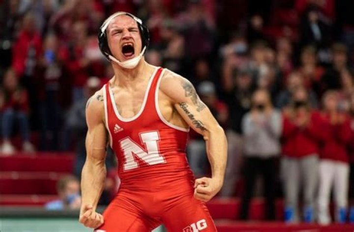 Watch Nebraska Huskers Wrestling Star Peyton Robb Secures