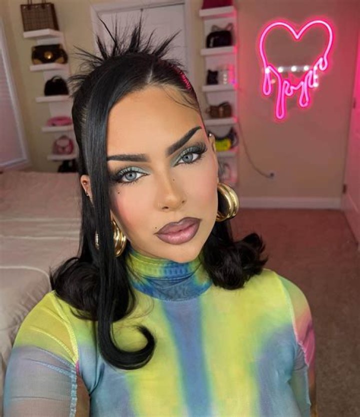 Who Is Aliza Jane Aka Ayyyejae? Meet Her On Instagram