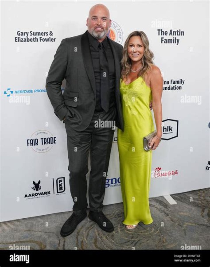 Who Is Andrew Whitworth Wife Melissa Whitworth – Their Net Worth And Age Explored