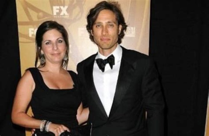 Who Is Suzanne Falchuk? Married Life With Ex-Husband Brad Falchuk & Children ·